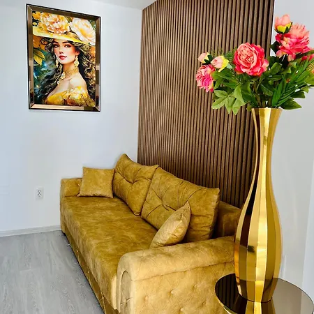 Апартаменты Gold House *