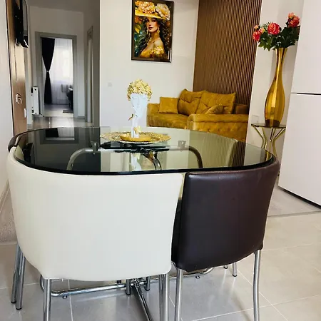 Gold House דירה *