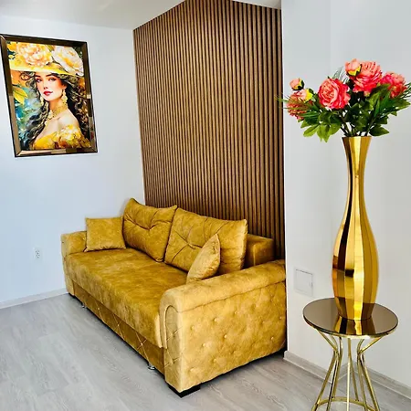 Gold House Apartment