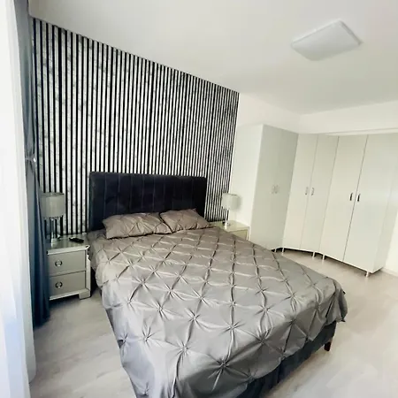 Gold House * Bukurešť
