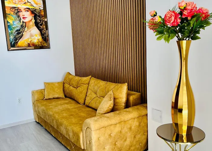 Gold House Apartment